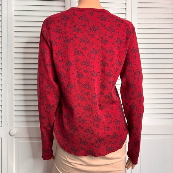 2/$50 GAP Red Floral Sweater Size XL - Picture 7 of 7